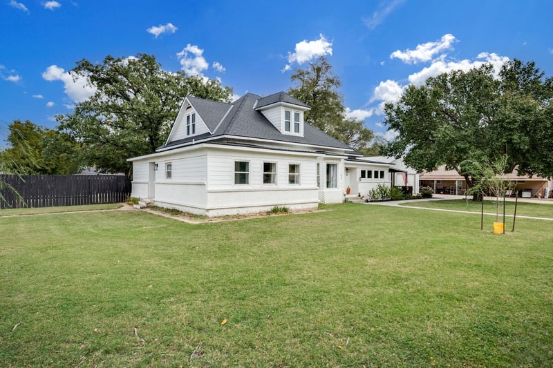 310 E First Ave, Norwich, KS 67118