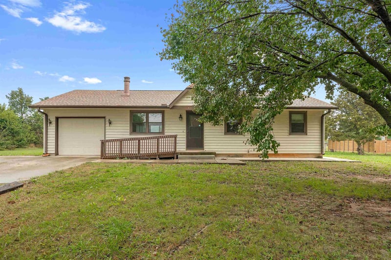 1424 N Estate Rd, Peck, KS 67120