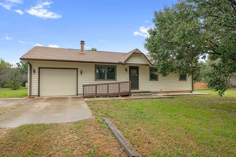 1424 N Estate Rd, Peck, KS 67120