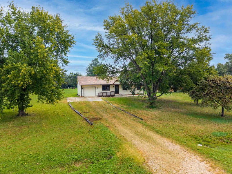 1424 N Estate Rd, Peck, KS 67120