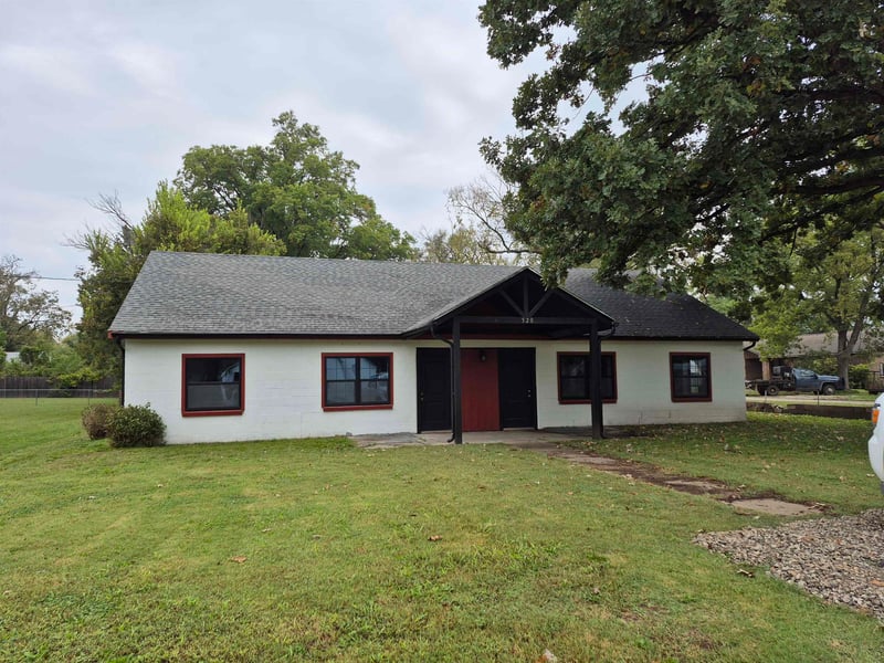 520 E Ohio St, Eureka, KS 67045