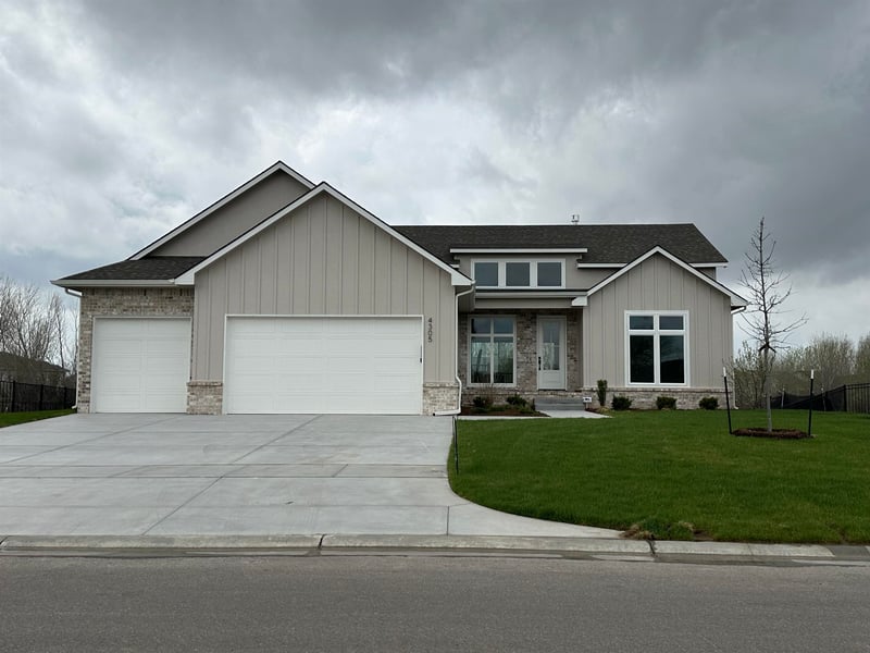 4305 N Sunny Ln, Wichita, KS 67205