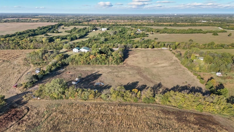 1370 N River Rd, Mulvane, KS 67110