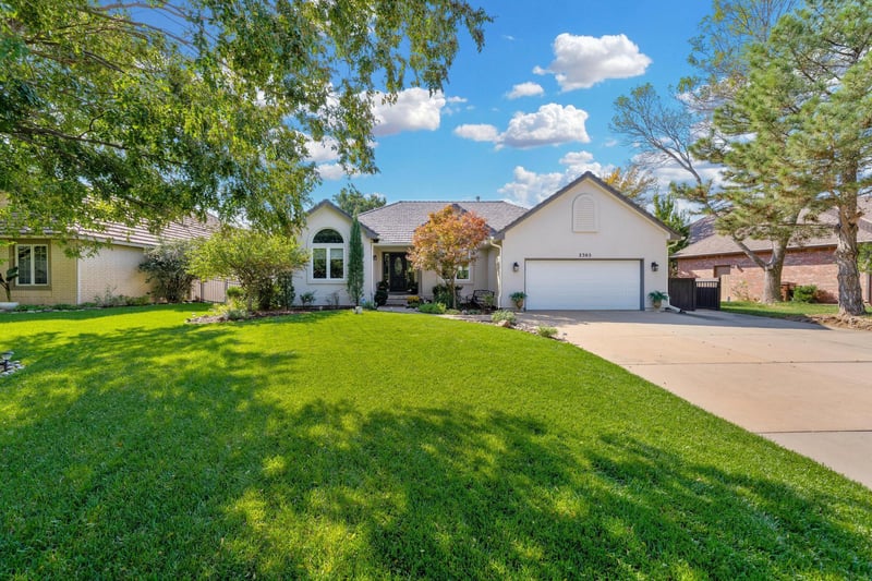 2305 W Timbercreek Cir, Wichita, KS 67204