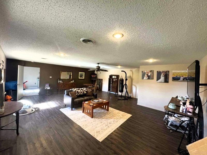 2505 Arrowhead Rd, Solomon, KS 67480