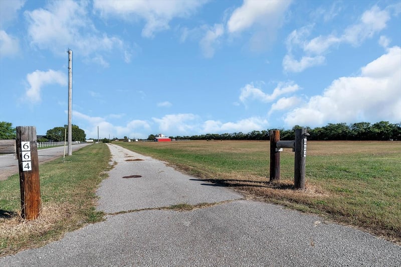 664 E 90th Ave N, Belle Plaine, KS 67013