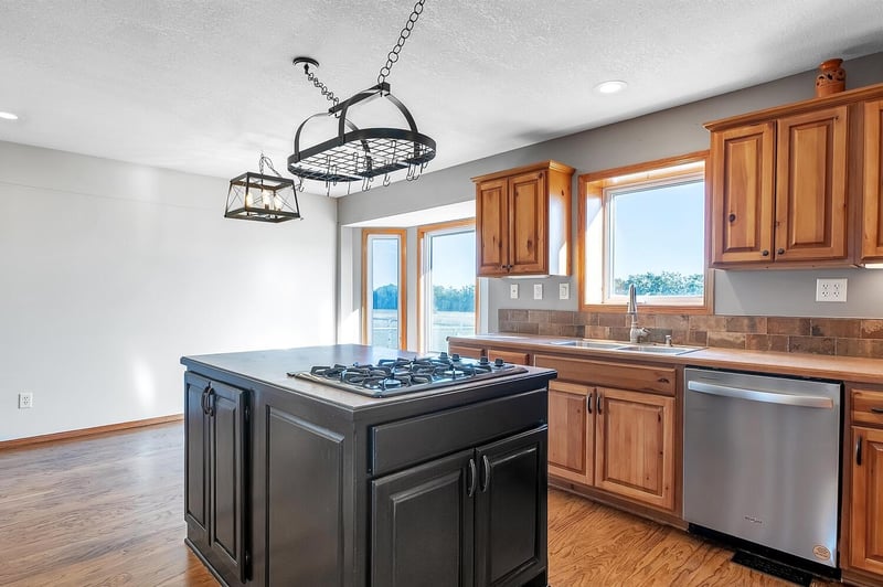 664 E 90th Ave N, Belle Plaine, KS 67013