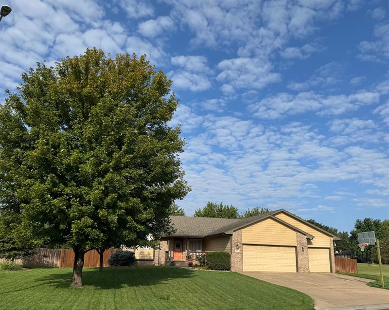 839 Streamside Ln, Clearwater, KS 67026