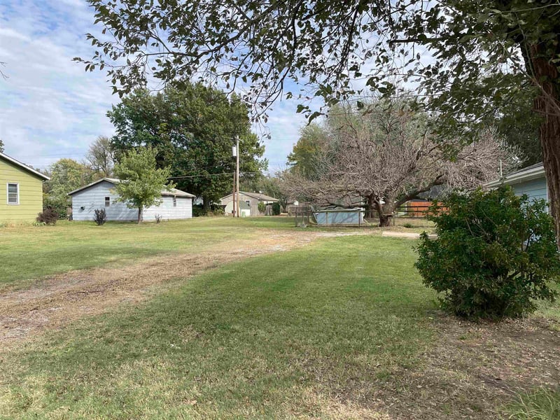 1703 C St, Wellington, KS 67152