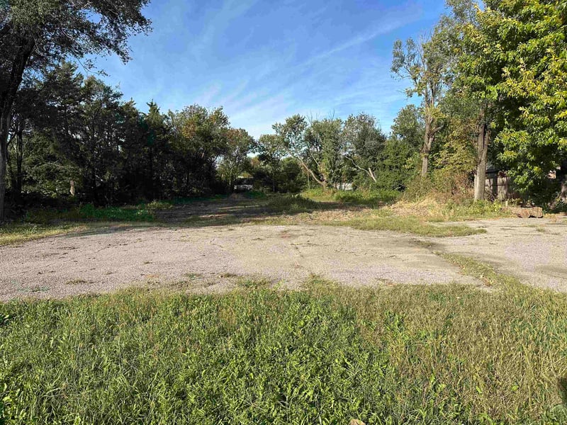 545 N Andover Rd, Andover, KS 67002