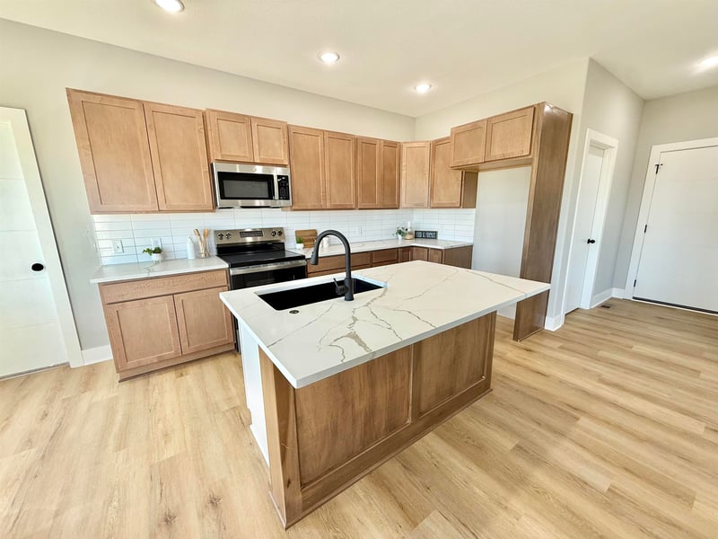 5468 N Toben Dr, Bel Aire, KS 67226