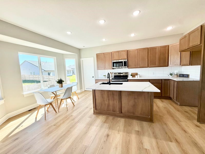 5468 N Toben Dr, Bel Aire, KS 67226