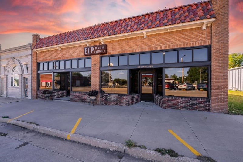 103 Spring Ave, Conway Springs, KS 67031