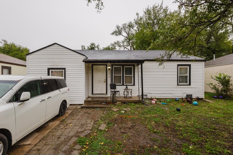 2554 N Minneapolis, Wichita, KS 67219