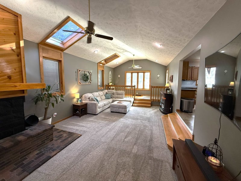 109 E Arlington St, Bennington, KS 67422