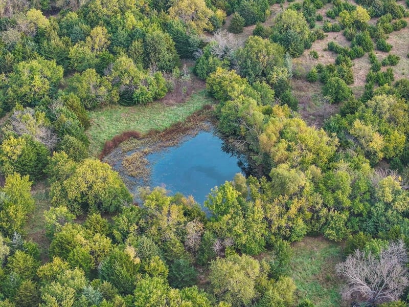 571 Bobcat Rd, Toronto, KS 66777