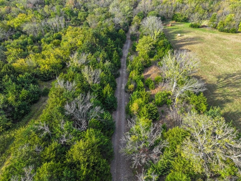 571 Bobcat Rd, Toronto, KS 66777