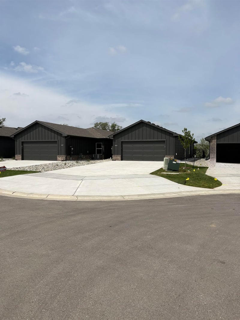 4829 Vassar Ave, Wichita, KS 67220