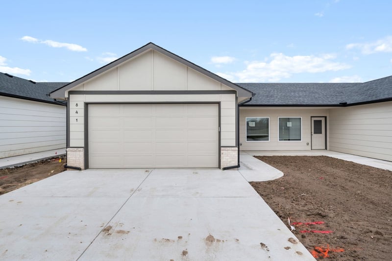 841 Wybern St, Valley Center, KS 67147-8977