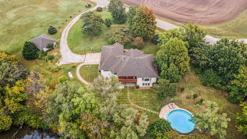 7405 S Maize Rd, Clearwater, KS 67026