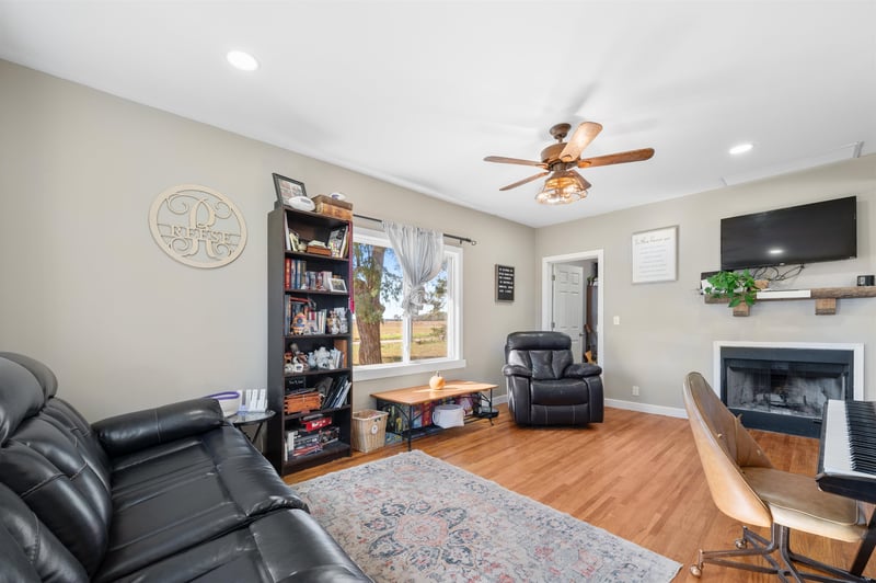 5202 Willow Lake, Burrton, KS 67020