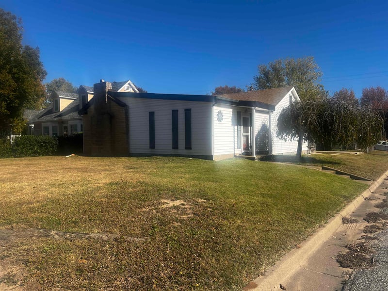 1702 8 , Arkansas City, KS 67005