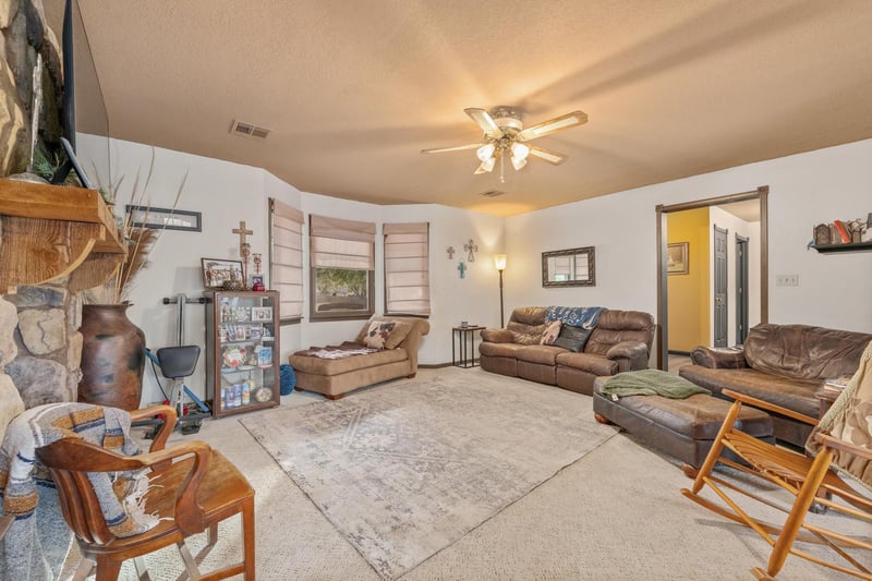 23 Young St, Caldwell, KS 67022