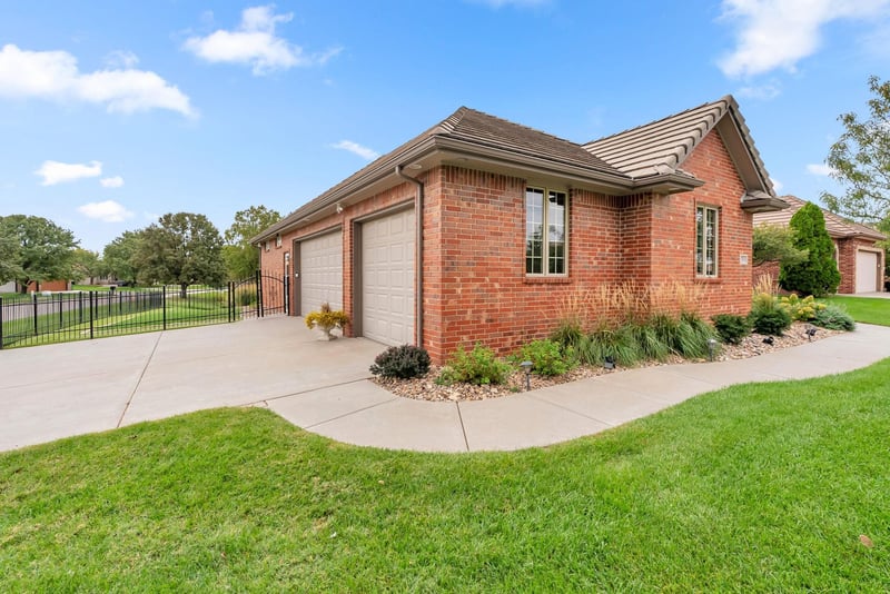 3201 W Bayview St, Wichita, KS 67204
