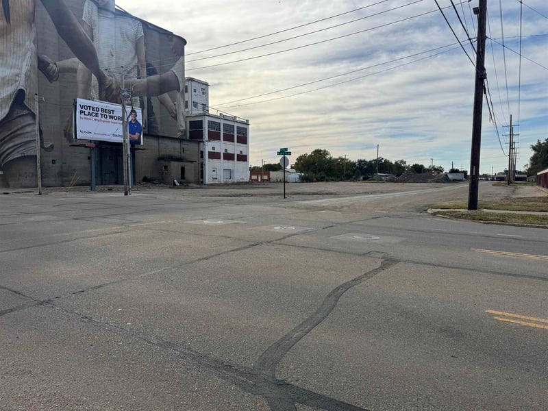 343 Santa Fe Ave, Salina, KS 67401