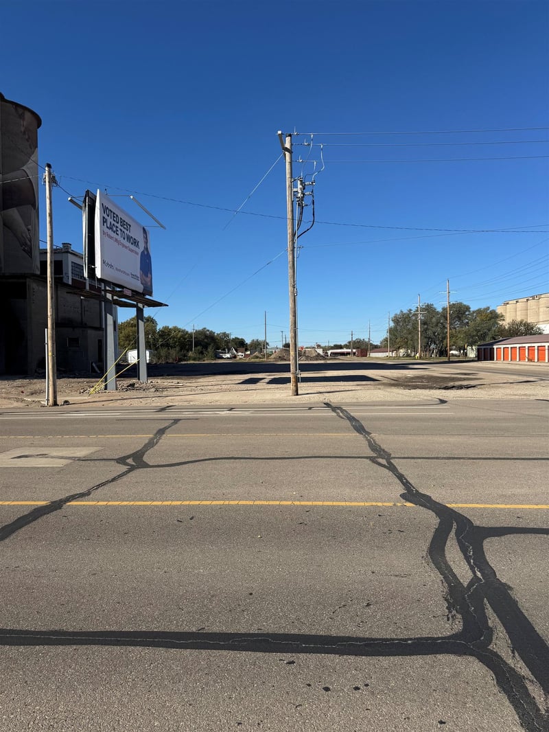 343 Santa Fe Ave, Salina, KS 67401