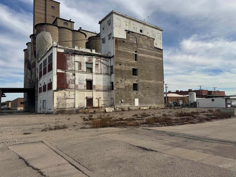 343 Santa Fe Ave, Salina, KS 67401