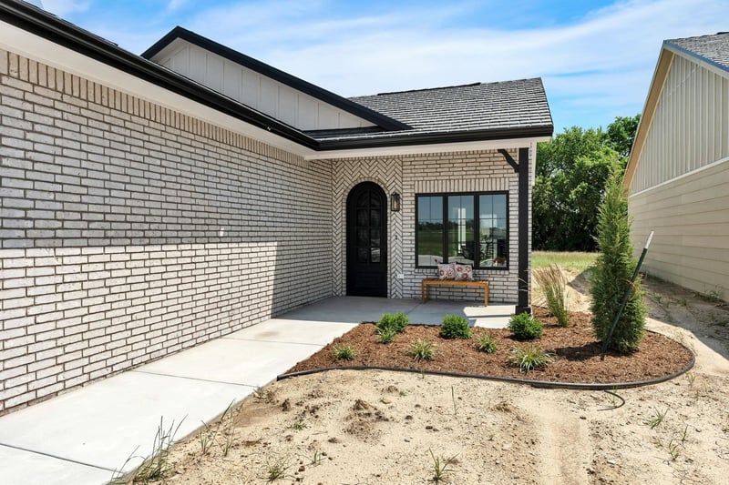 6130 Hiebert Dr, Park City, KS 67219