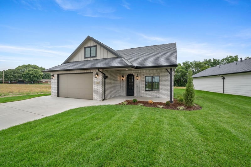 6134 Hiebert Dr, Park City, KS 67219