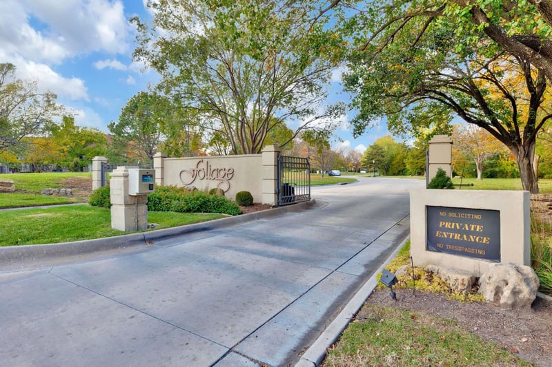 1646 N Foliage Dr, Wichita, KS 67206