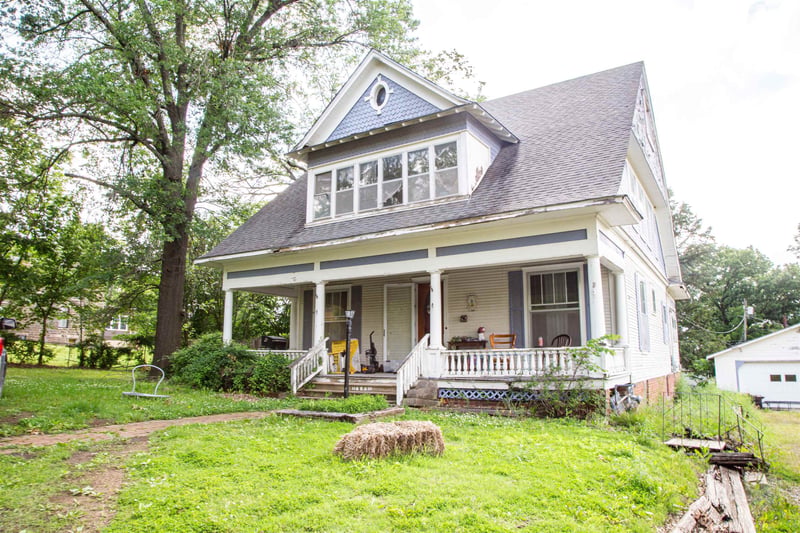 115 5th St, Fredonia, KS 66736
