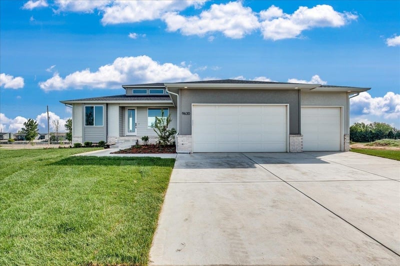 9630 Cedar Ln, Maize, KS 67101