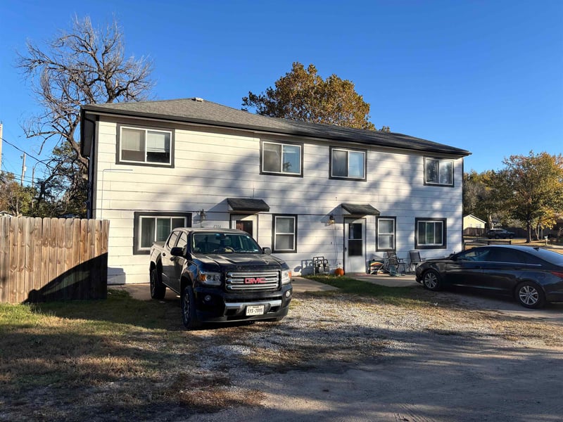 4702-4704 Murdock St, Wichita, KS 67212