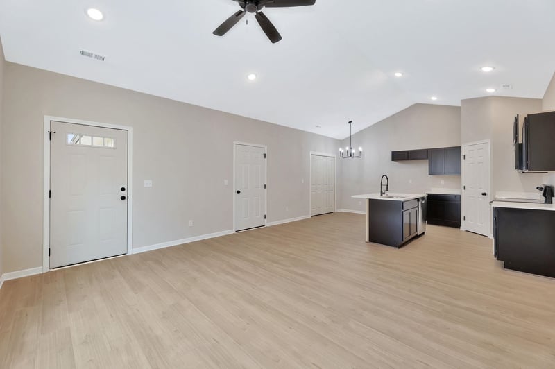 9167 E Chris St, Bel Aire, KS 67226