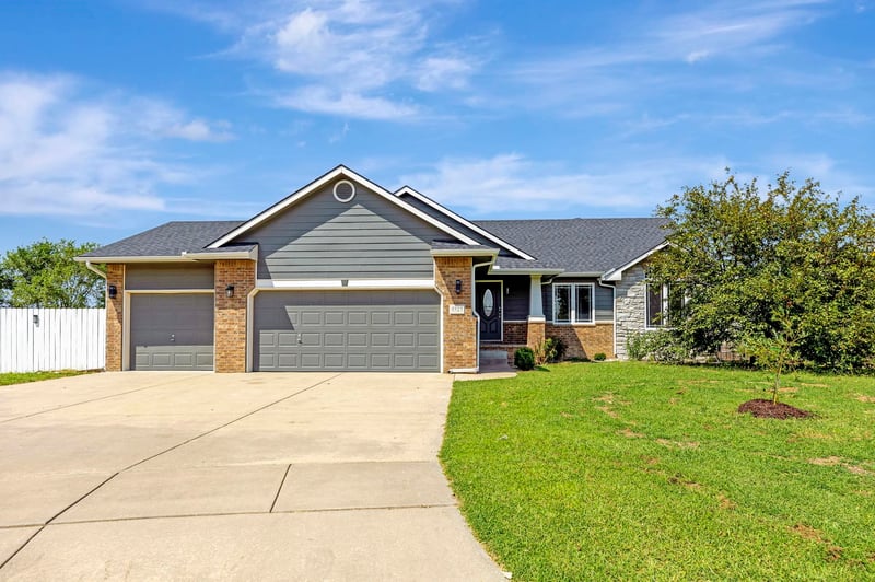 5327 S Pattie Ct, Wichita, KS 67216