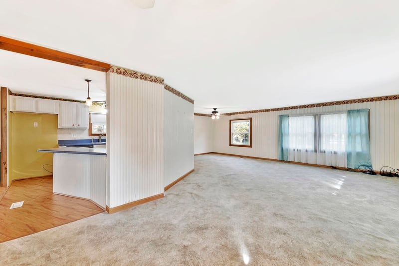 29800 W 101st St N, Mount Hope, KS 67108