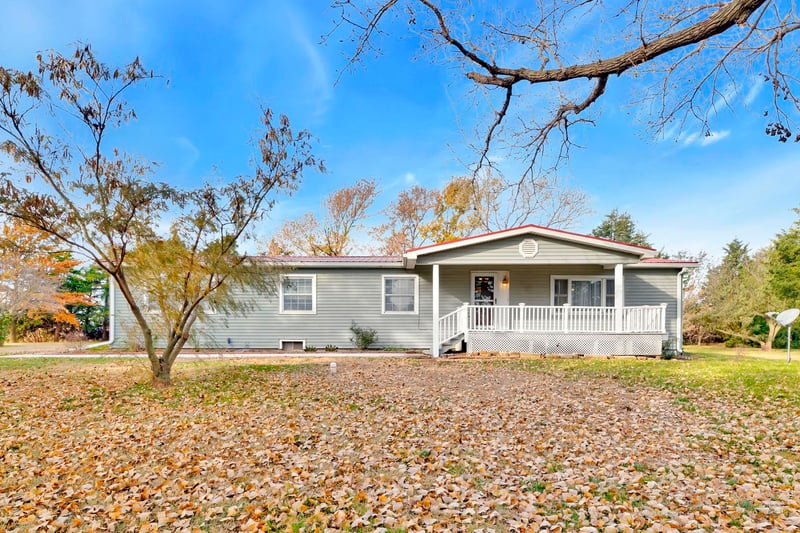 29800 W 101st St N, Mount Hope, KS 67108