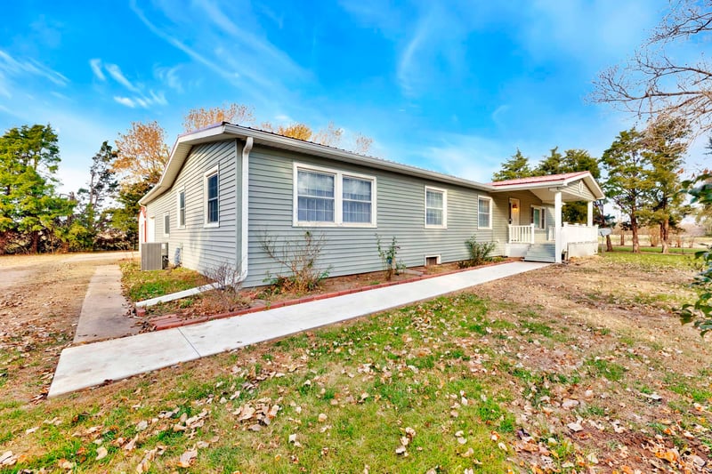 29800 W 101st St N, Mount Hope, KS 67108