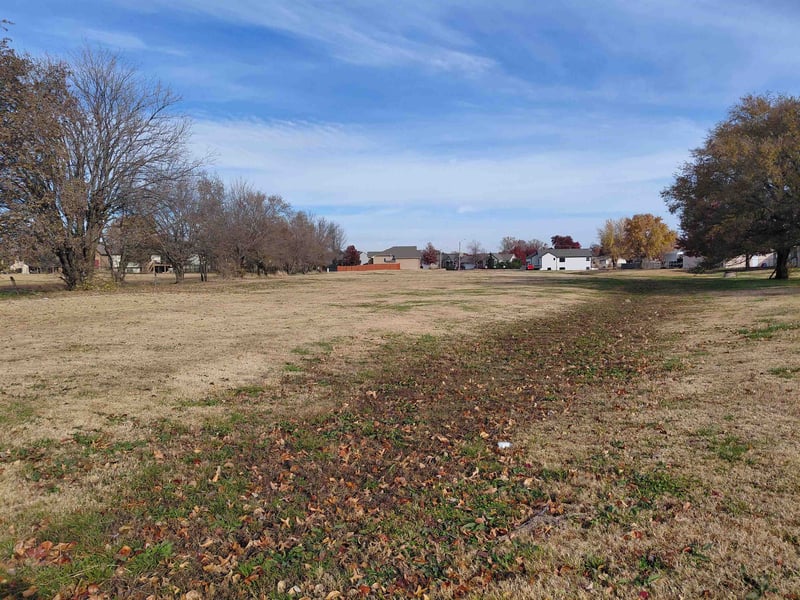 1001 Myles Dr, Wellington, KS 67152