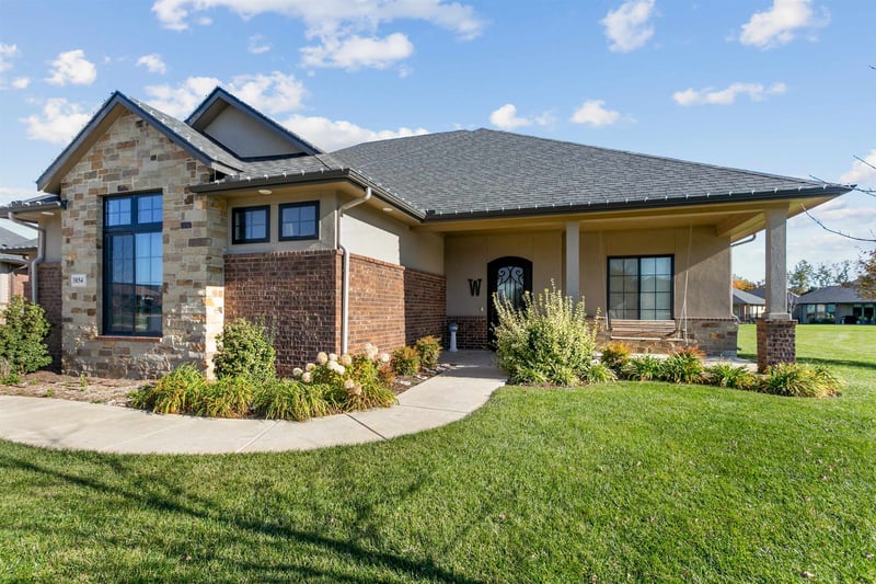 3854 Red Fox Cir, Maize, KS 67101