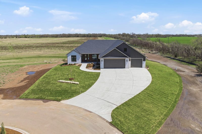 16705 Hickory Ct, Goddard, KS 67052