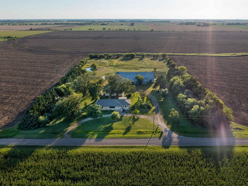 631 Maize Rd, Wellington, KS 67152