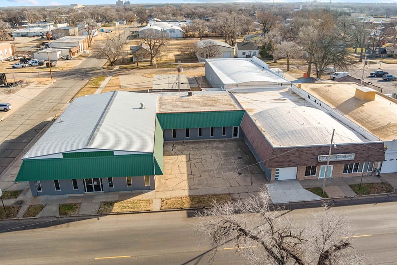 740 9th St, Salina, KS 67401