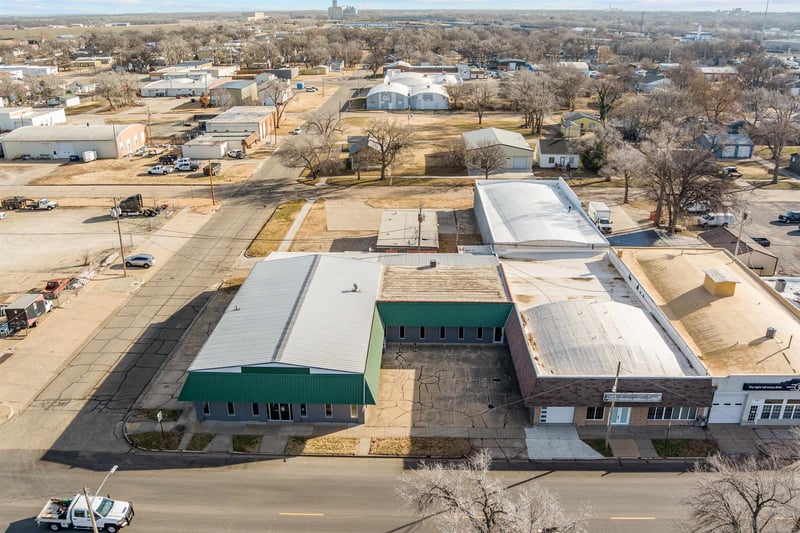 740 9th St, Salina, KS 67401