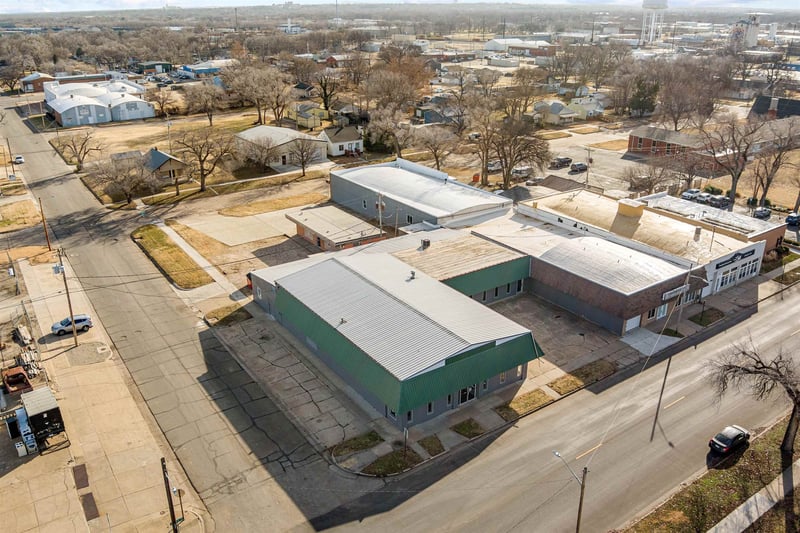 740 9th St, Salina, KS 67401