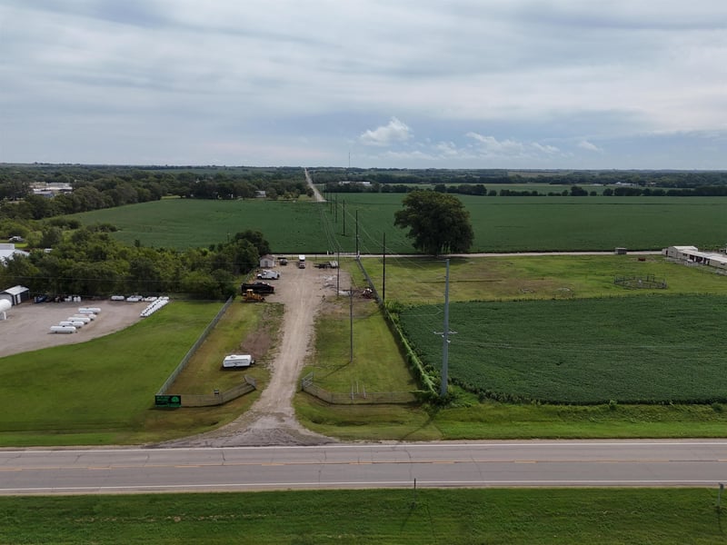 417 S 6th St, Clay Center, KS 66938